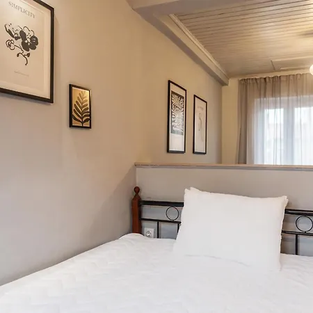Апартаменты Burnelia Vacation Maisonette *