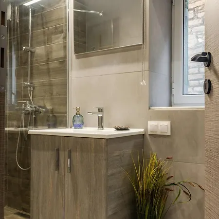 Апартаменты Burnelia Vacation Maisonette