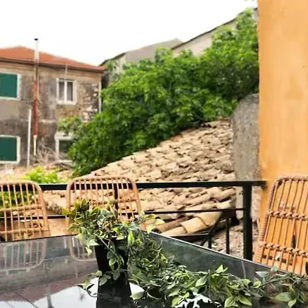 Burnelia Vacation Maisonette Lefkímmi