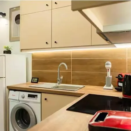 Апартаменты Burnelia Vacation Maisonette Лефкими