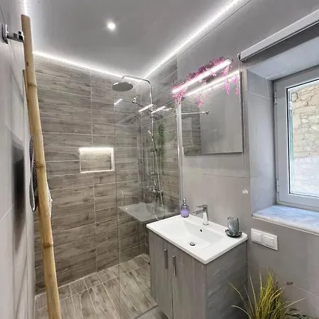 Burnelia Vacation Maisonette