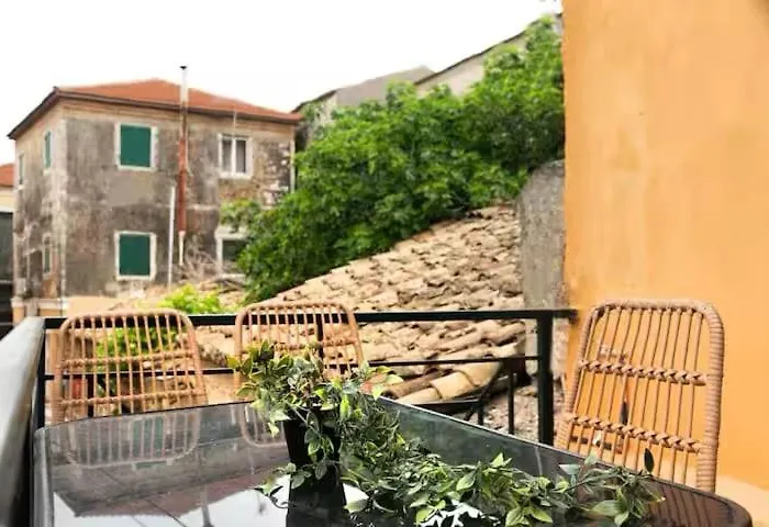Burnelia Vacation Maisonette Λευκίμμη